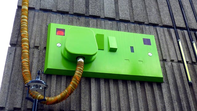Réduire votre empreinte carbone avec des bornes de recharge en copropriété