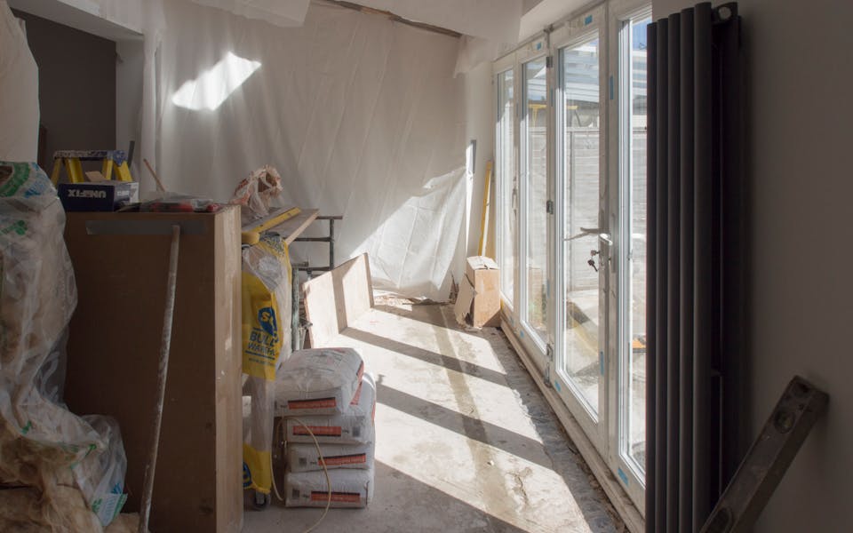 6 méthodes incontournables pour protéger vos murs de l’humidité tropicale