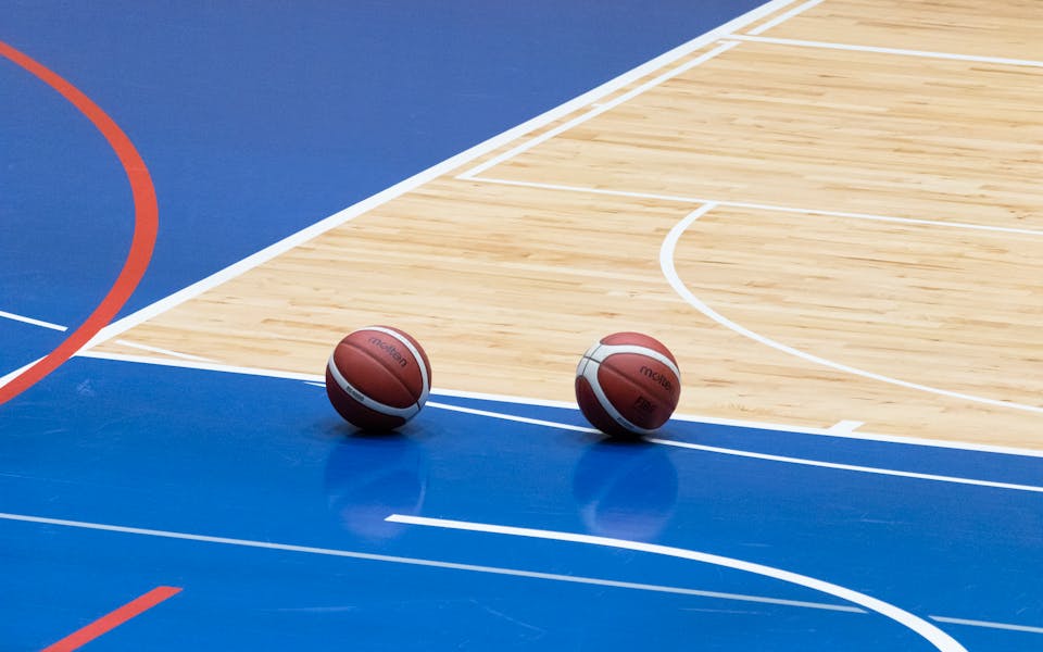 Pourquoi les lignes d’un terrain de basket sont essentielles au scoring ?