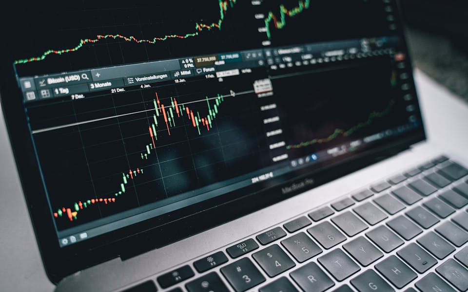 Pourquoi la vitesse d’exécution fait la force des robots de trading ?