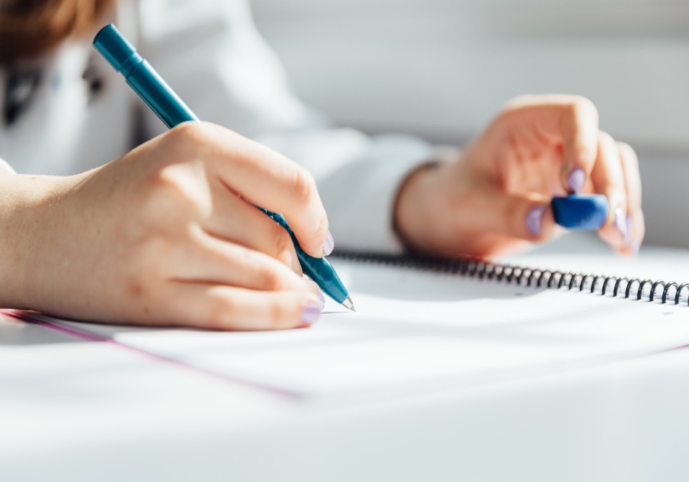 La Formation Naturopathe Certifiante la Plus Sérieuse – Dirigée par Alexandra Attalauziti
